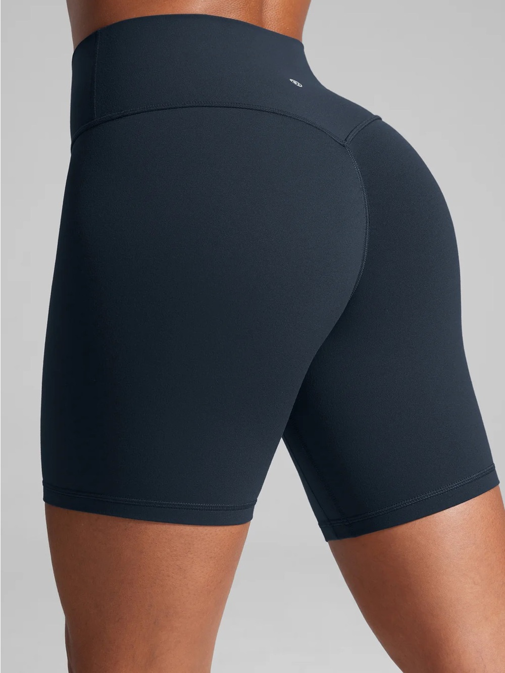 Secretsculpt™ No Front Seam Shorts 6'' - Picture 3 of 6